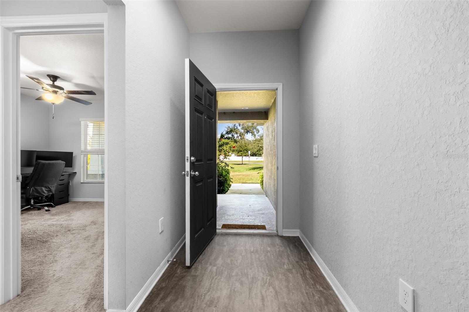 Image 6 of 43 For 1052 Rivershore Avenue