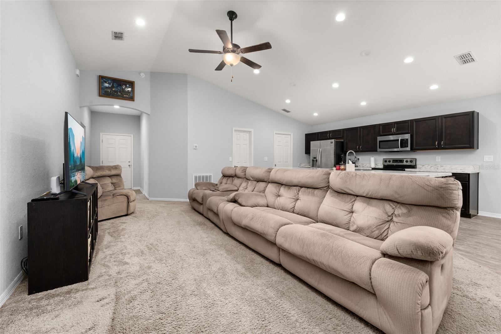 Image 9 of 43 For 1052 Rivershore Avenue