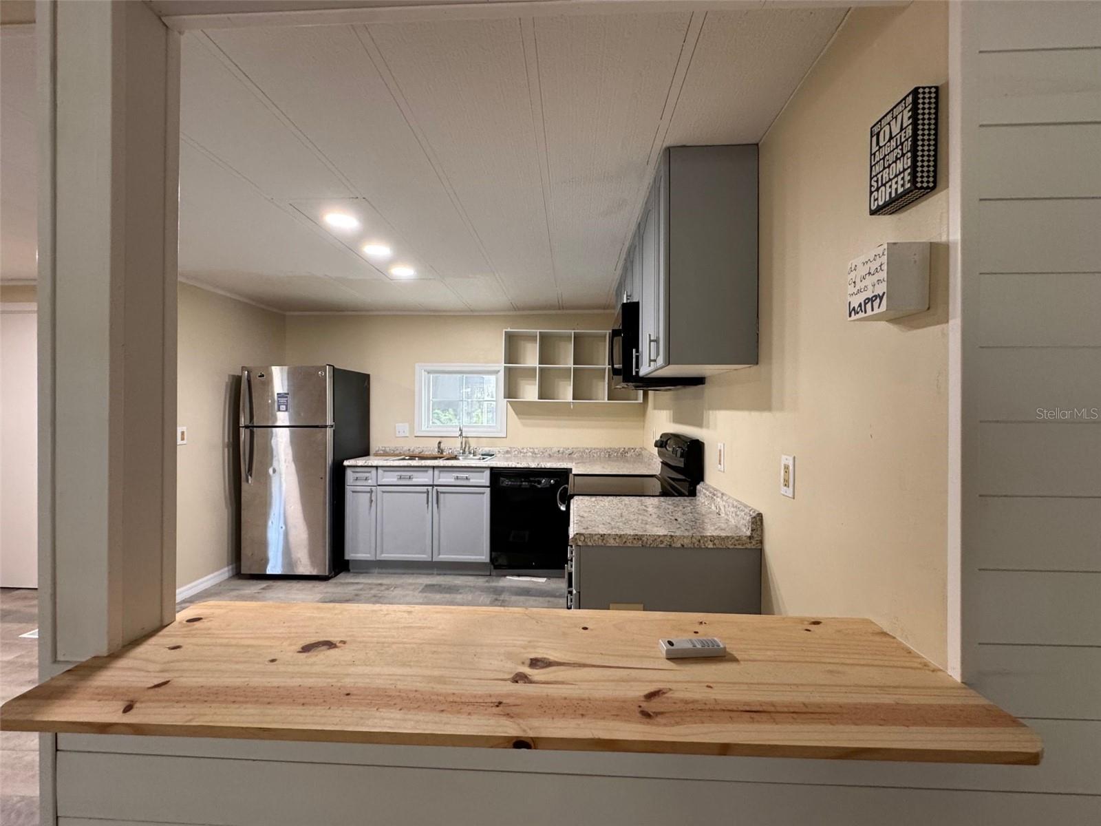 Image 4 of 21 For 636 4th Street