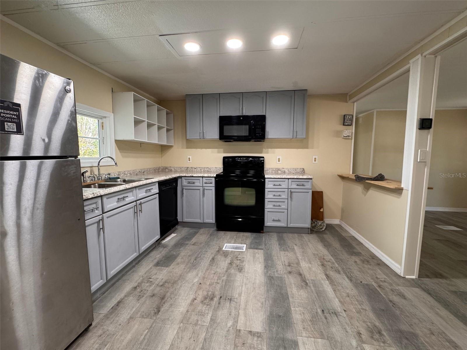 Image 5 of 21 For 636 4th Street