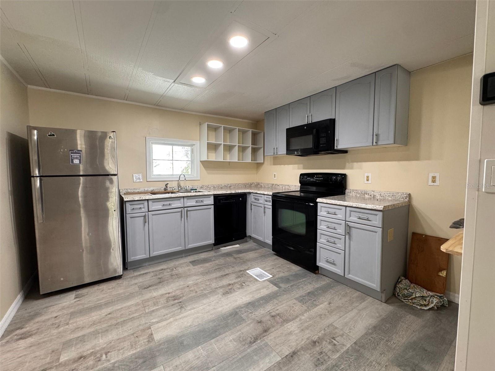 Image 9 of 21 For 636 4th Street