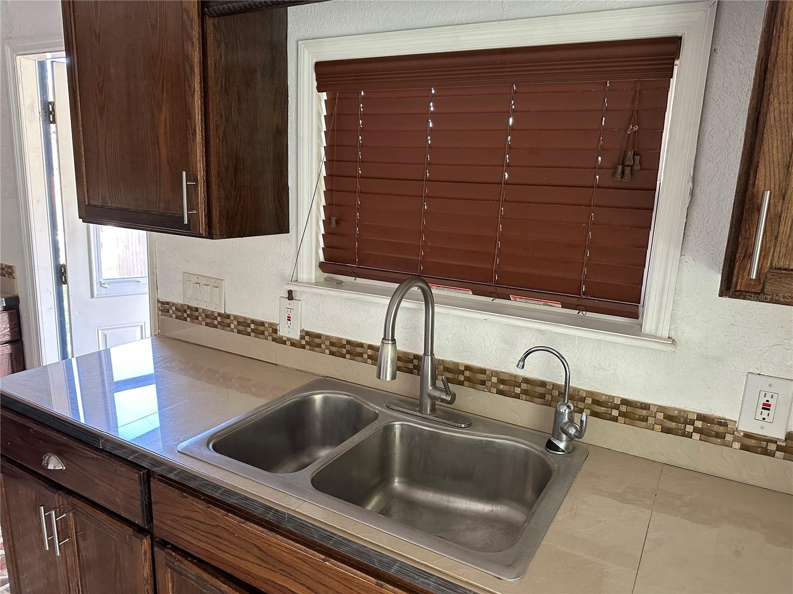 Image 4 of 10 For 705 Rosedale Avenue