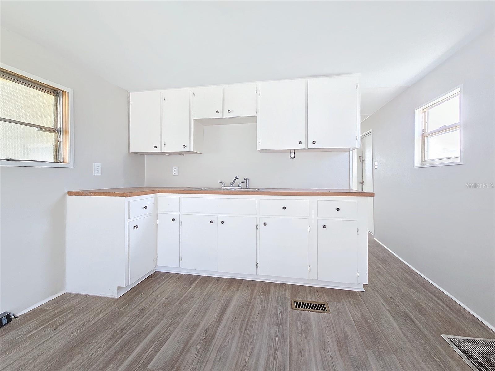 Image 8 of 12 For 114 Venus Avenue