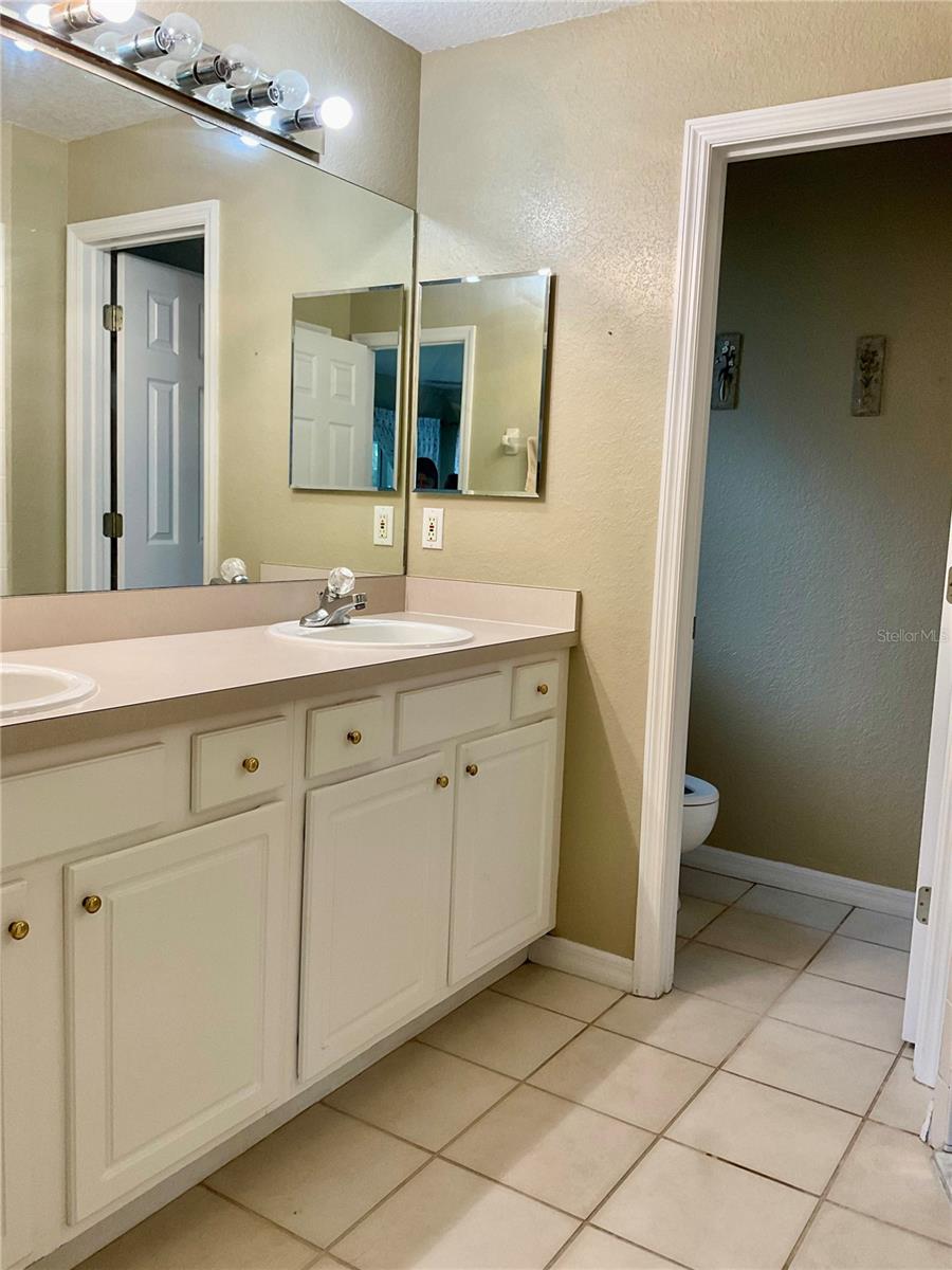 Image 11 of 19 For 140 Golf Aire Blvd