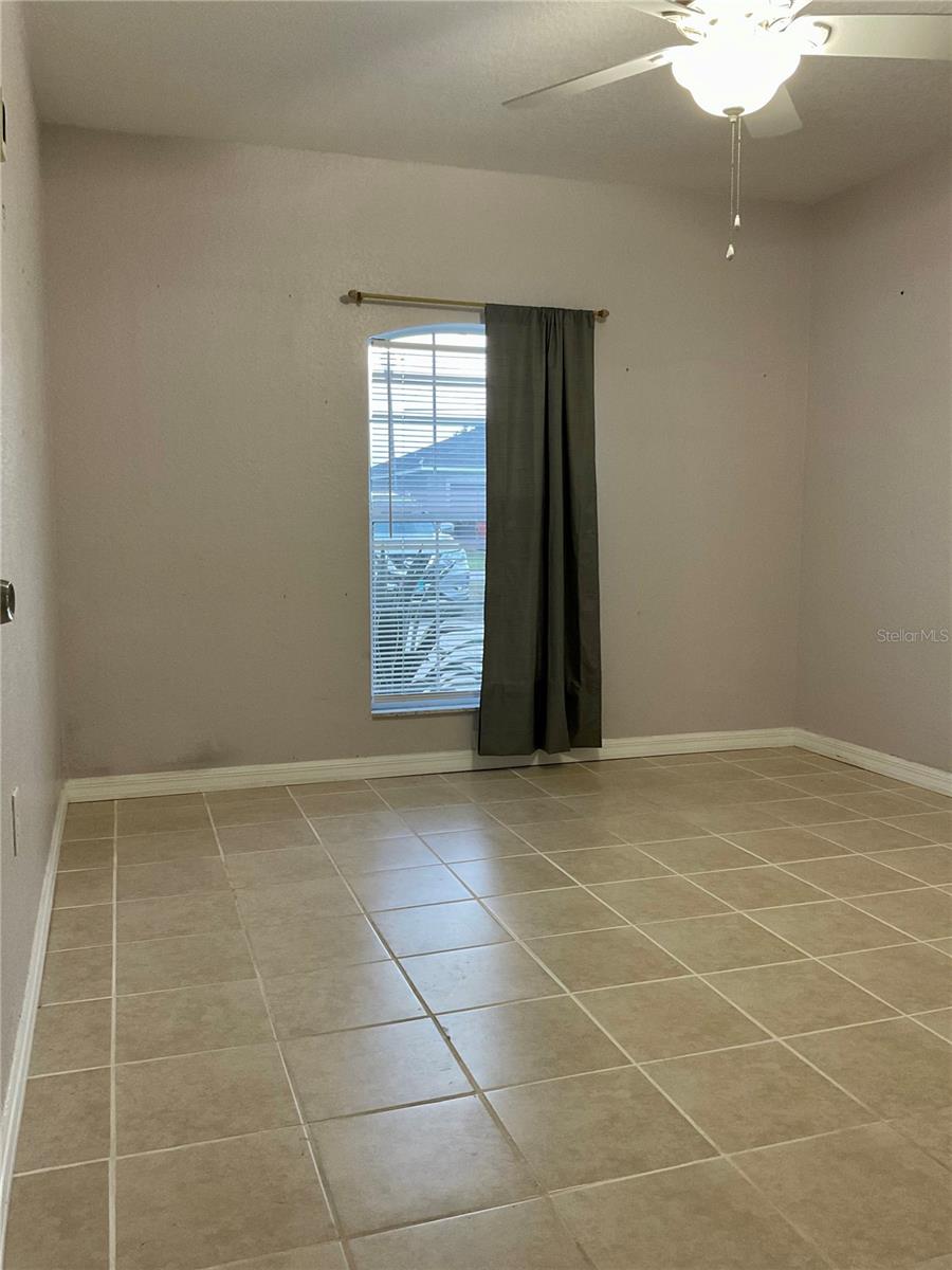 Image 15 of 19 For 140 Golf Aire Blvd