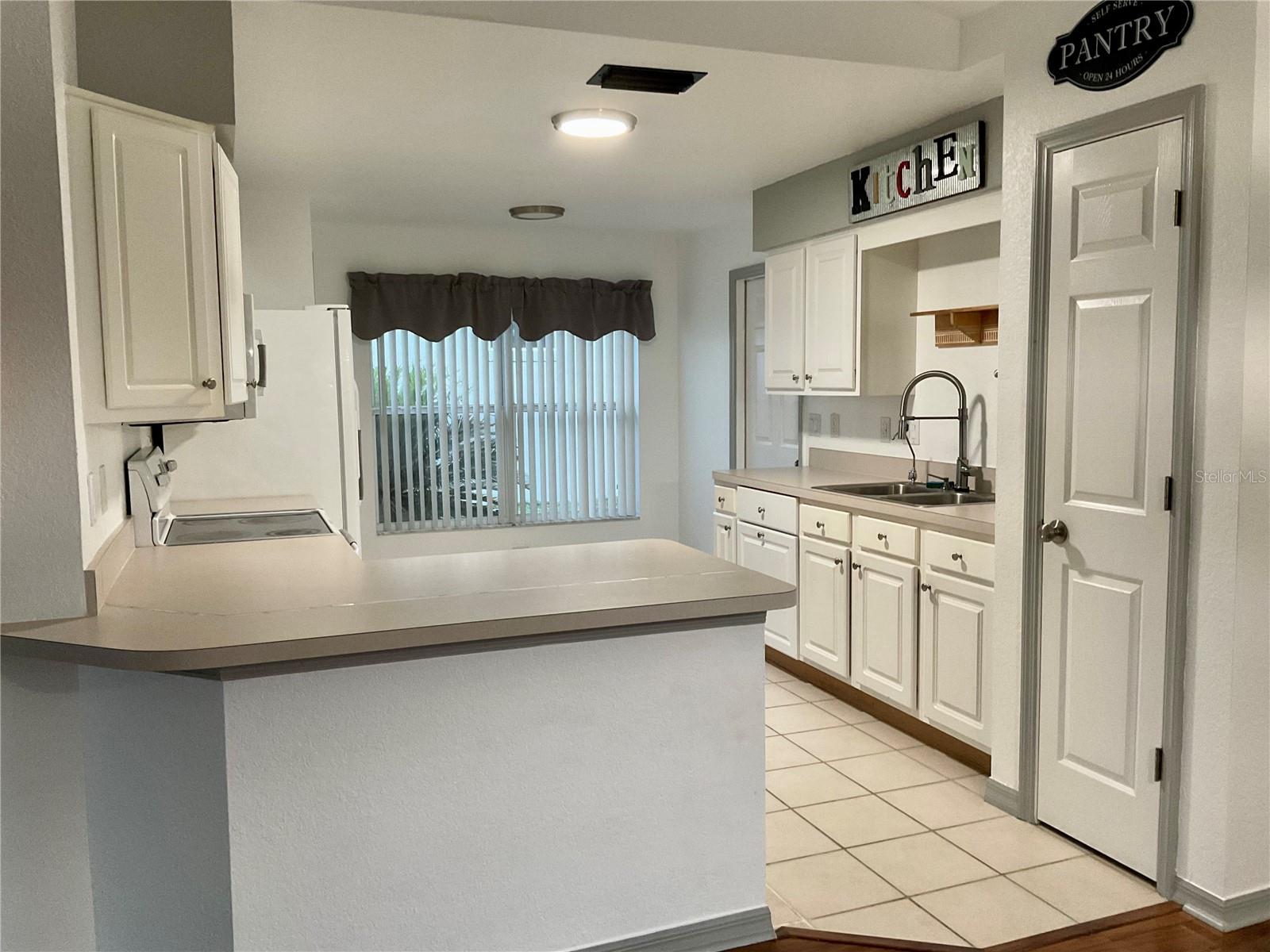 Image 16 of 19 For 140 Golf Aire Blvd