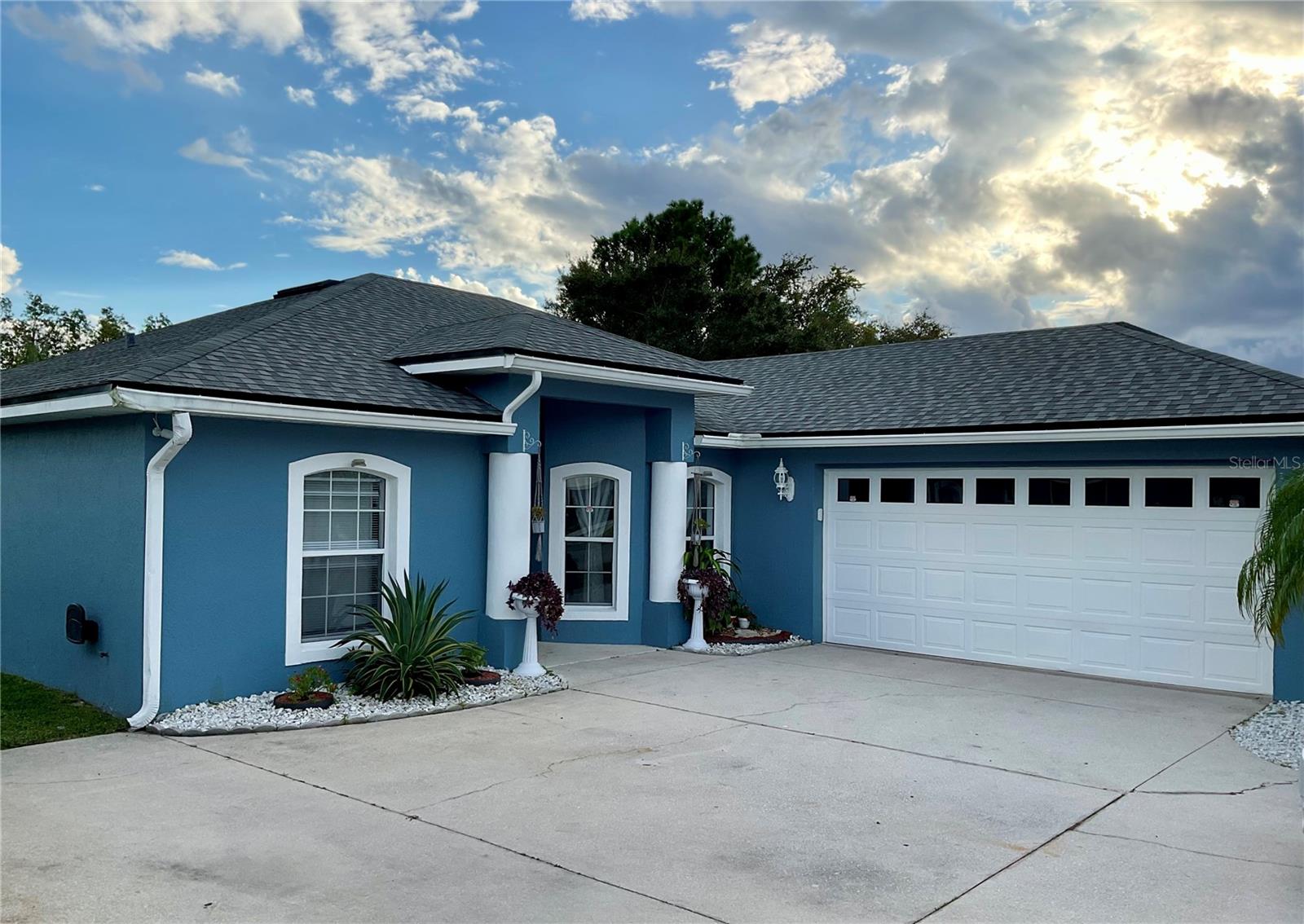 Image 2 of 19 For 140 Golf Aire Blvd