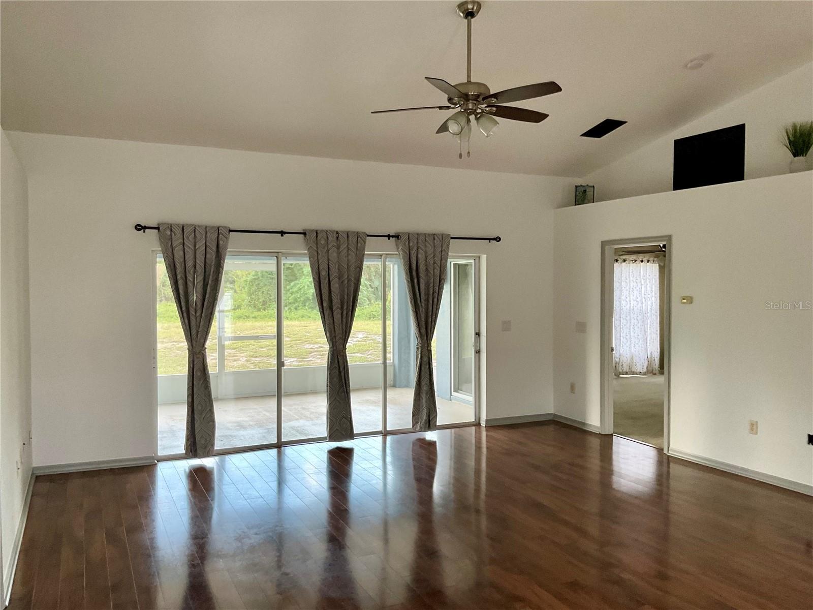 Image 6 of 19 For 140 Golf Aire Blvd