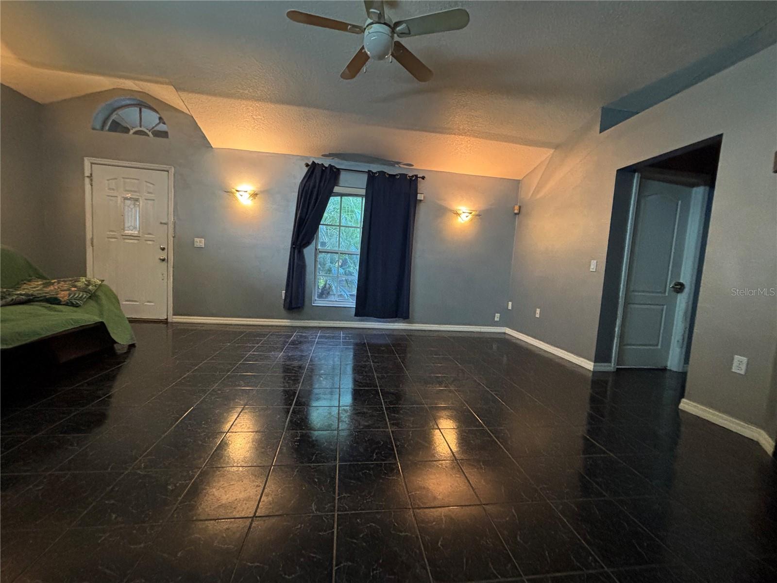 Image 4 of 22 For 1315 Patricia Street