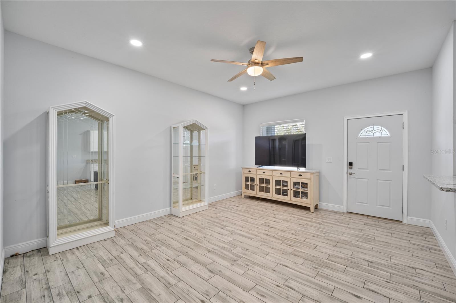 Image 5 of 27 For 3842 Phillips Road