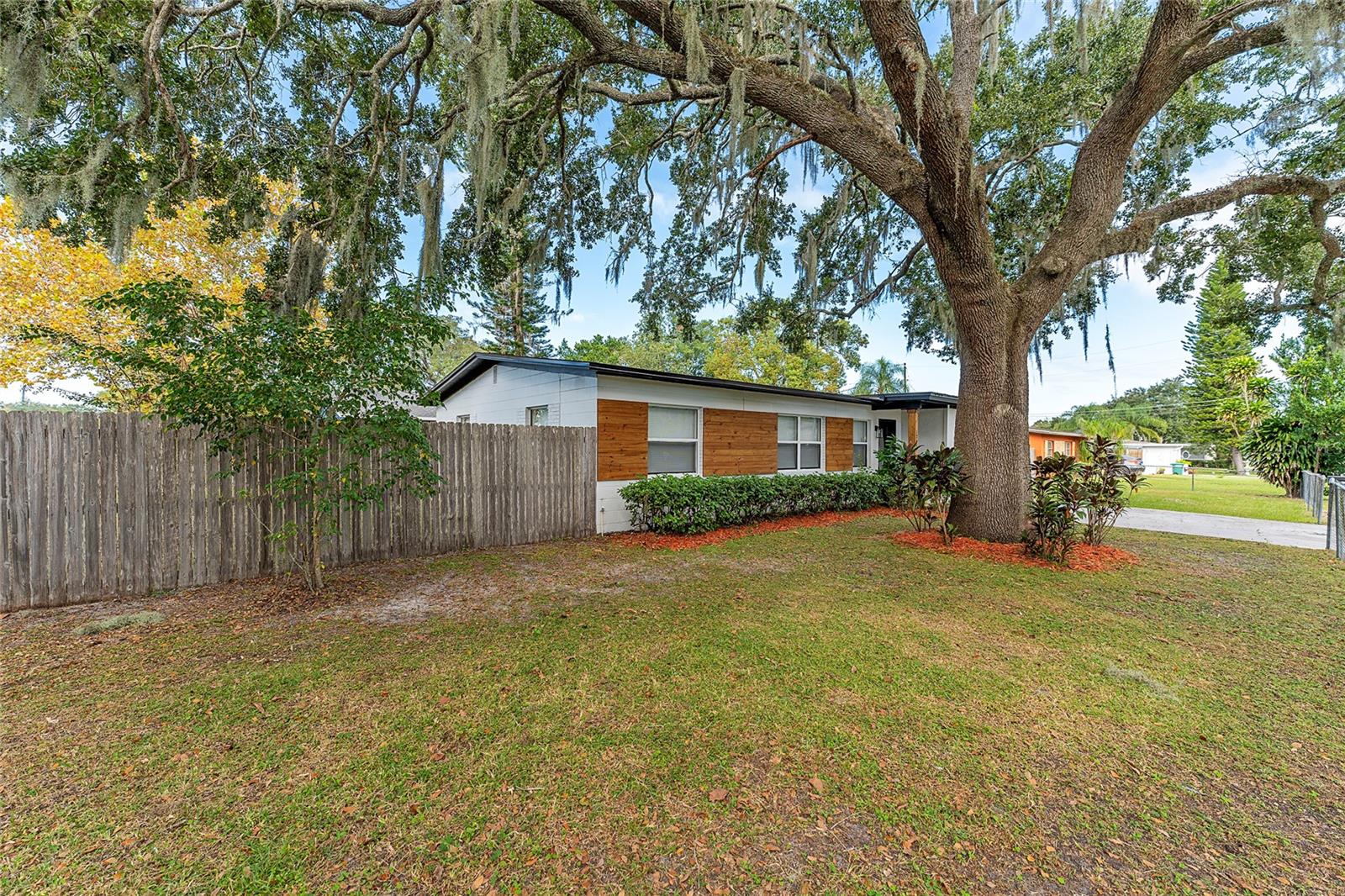 Image 2 of 34 For 1246 Oleander Street