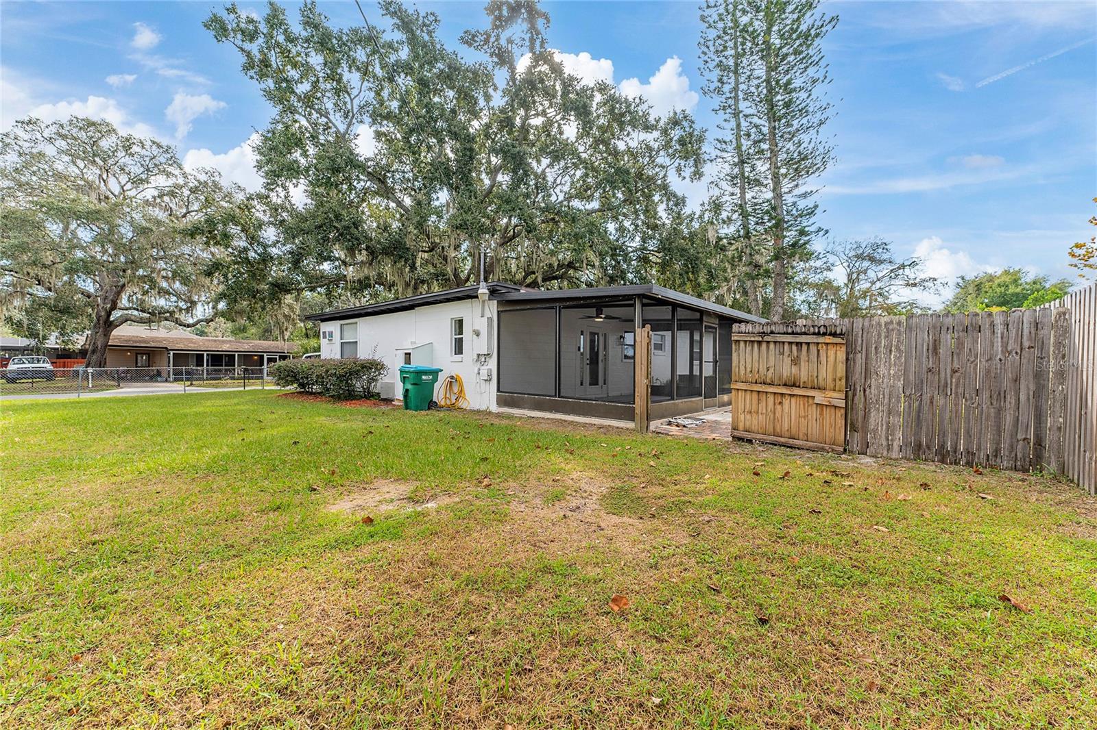 Image 30 of 34 For 1246 Oleander Street