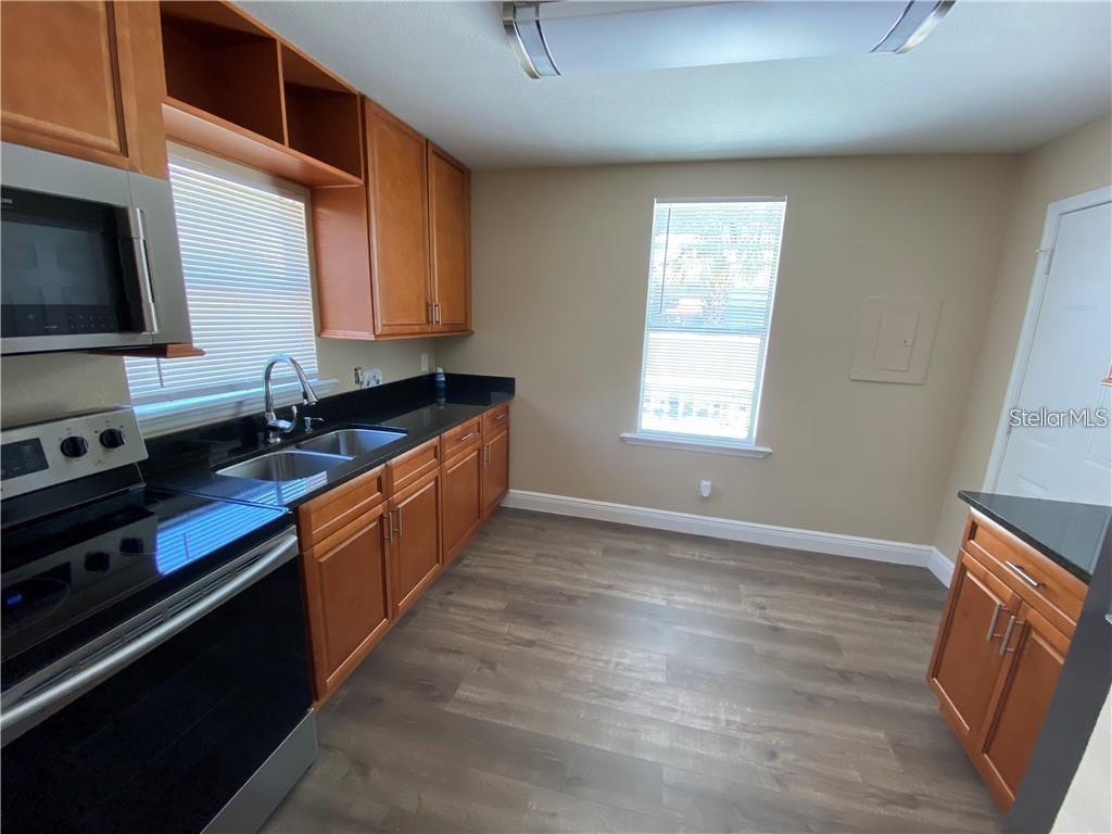 Image 11 of 12 For 21 Beaumont Avenue