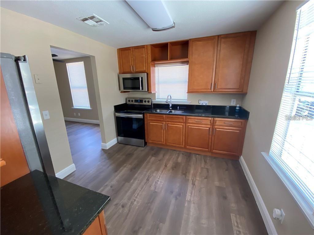 Image 7 of 12 For 21 Beaumont Avenue