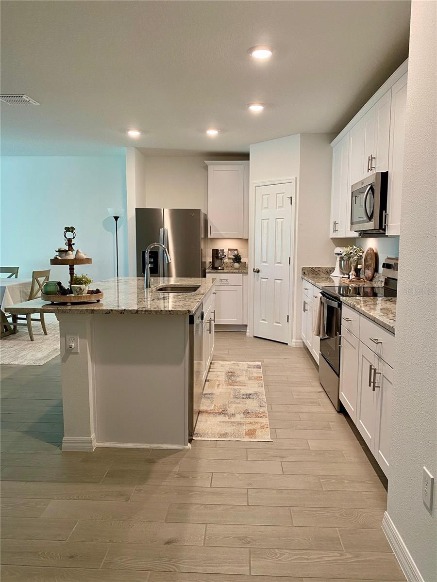 Image 13 of 38 For 3102 Laurel Oak Lane