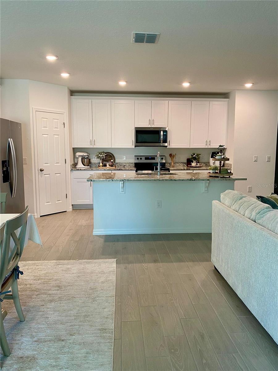 Image 14 of 38 For 3102 Laurel Oak Lane