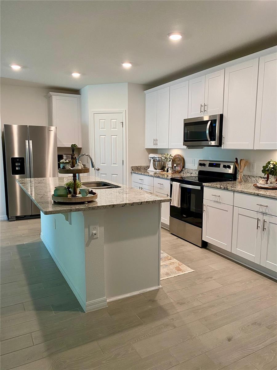 Image 4 of 38 For 3102 Laurel Oak Lane