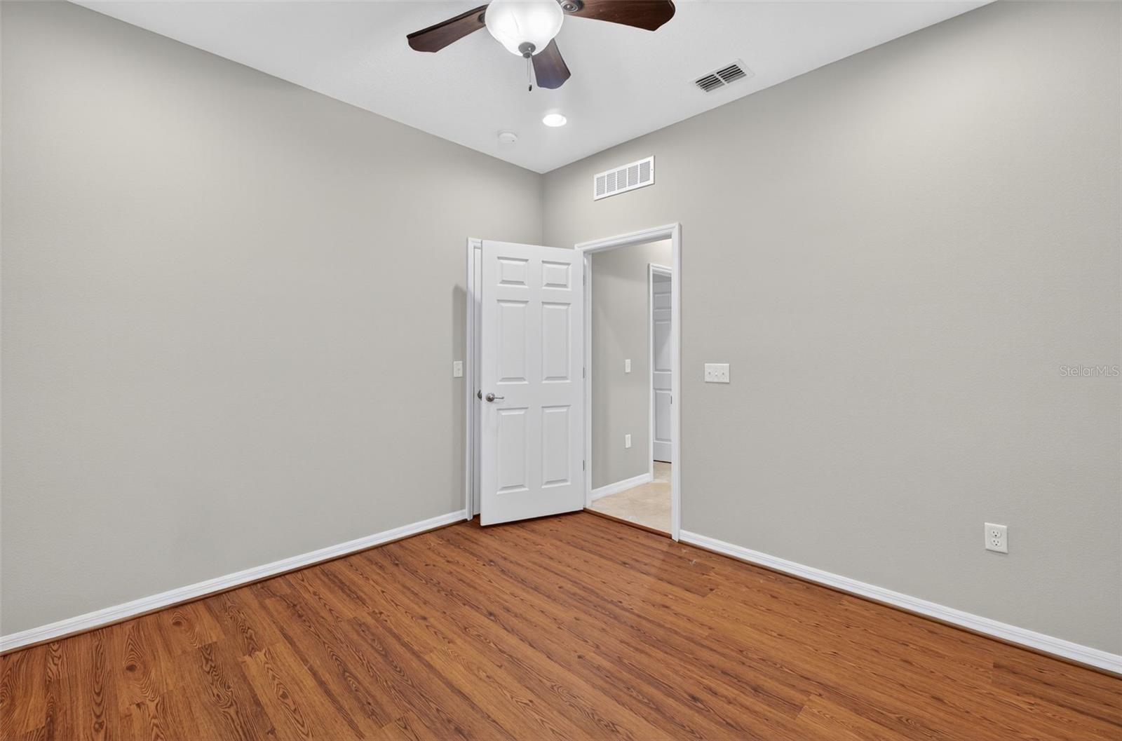 Image 38 of 93 For 1432 Brookhaven Court