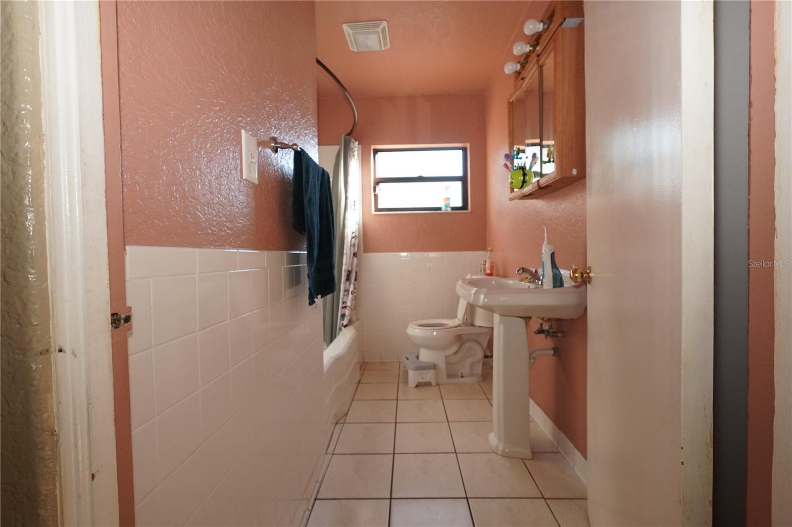 Image 8 of 24 For 926 28th Street Nw