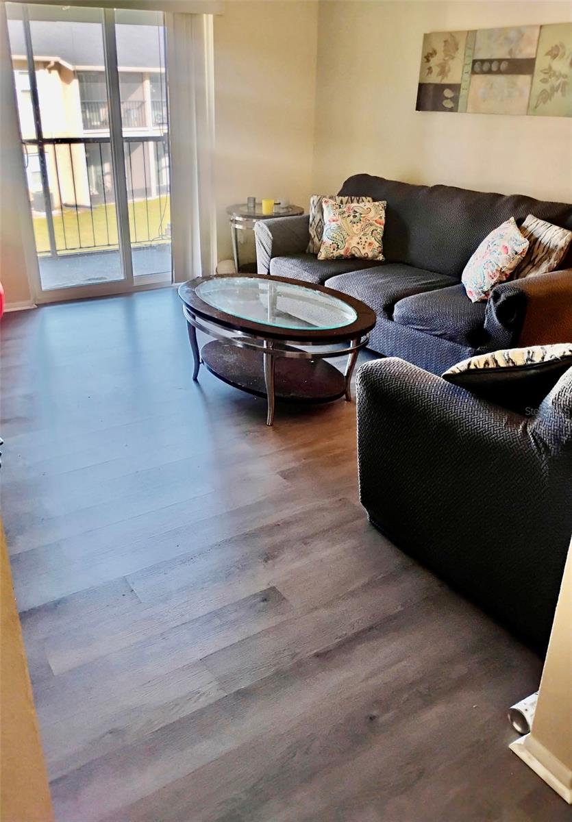 Image 5 of 25 For 9942 Turf Way 7