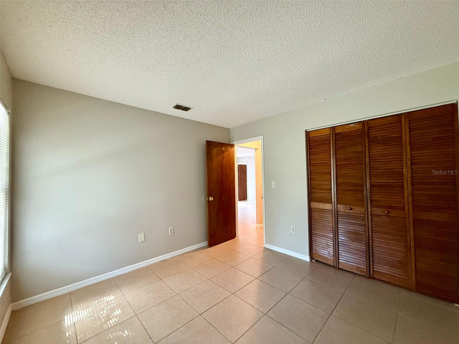 Image 11 of 19 For 422 Hunter Circle