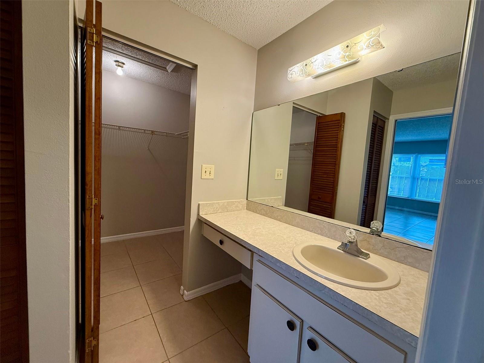 Image 12 of 19 For 422 Hunter Circle
