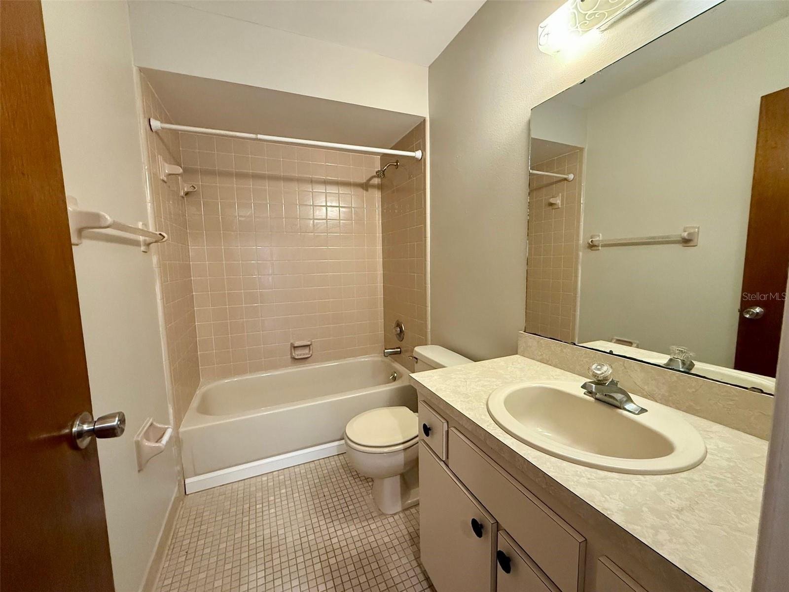 Image 14 of 19 For 422 Hunter Circle
