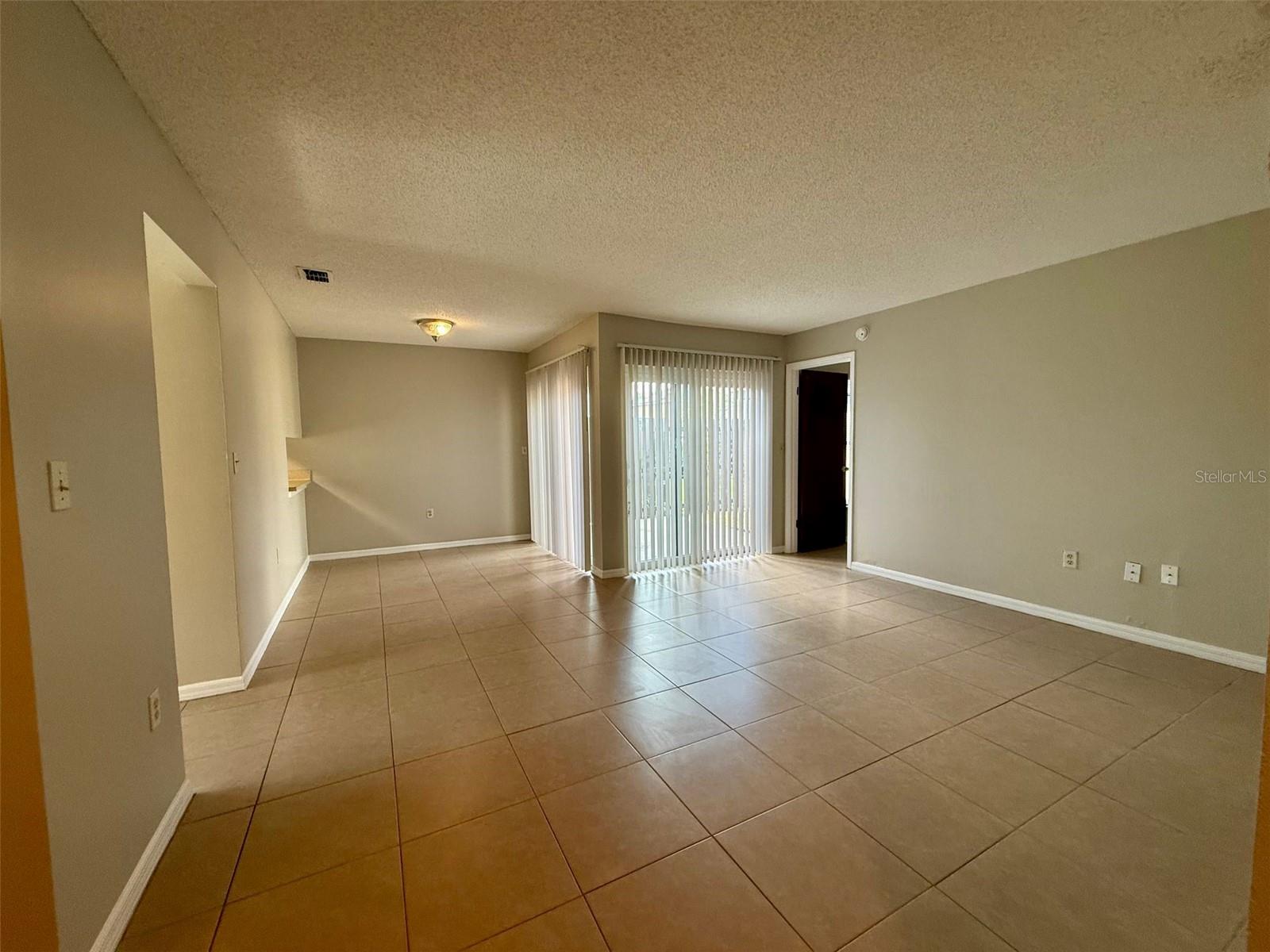 Image 3 of 19 For 422 Hunter Circle