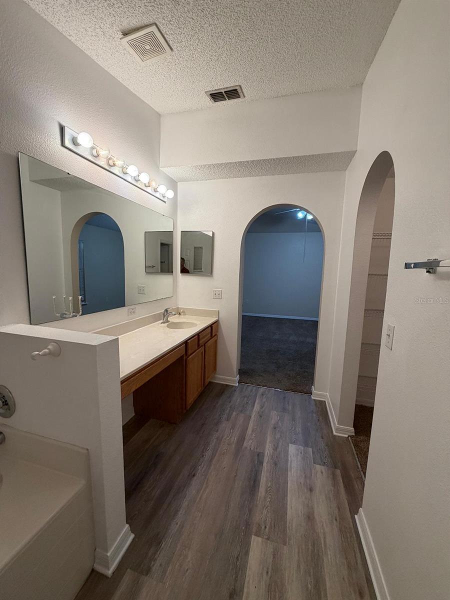 Image 16 of 25 For 5001 Silver Thistle Lane