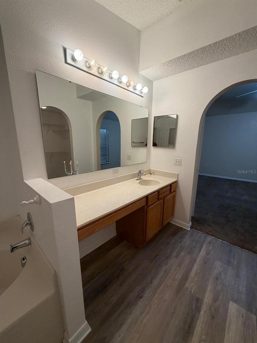 Image 17 of 25 For 5001 Silver Thistle Lane