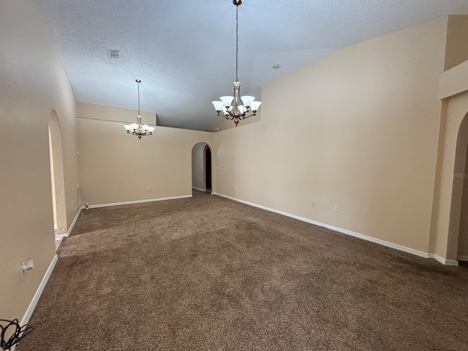 Image 19 of 25 For 5001 Silver Thistle Lane