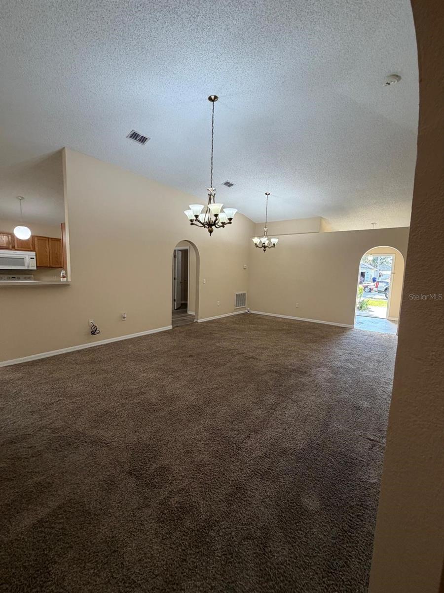 Image 3 of 25 For 5001 Silver Thistle Lane