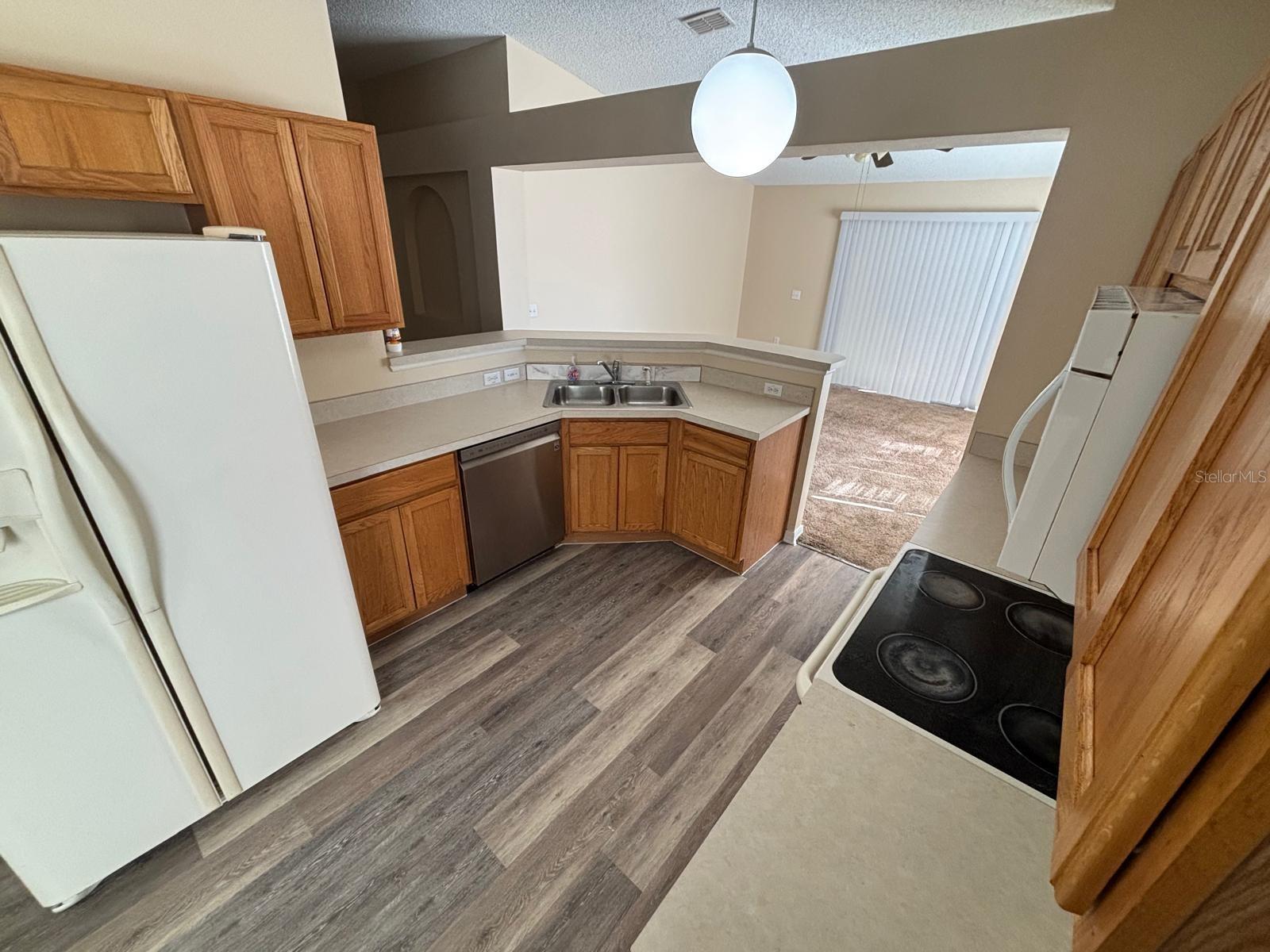 Image 6 of 25 For 5001 Silver Thistle Lane