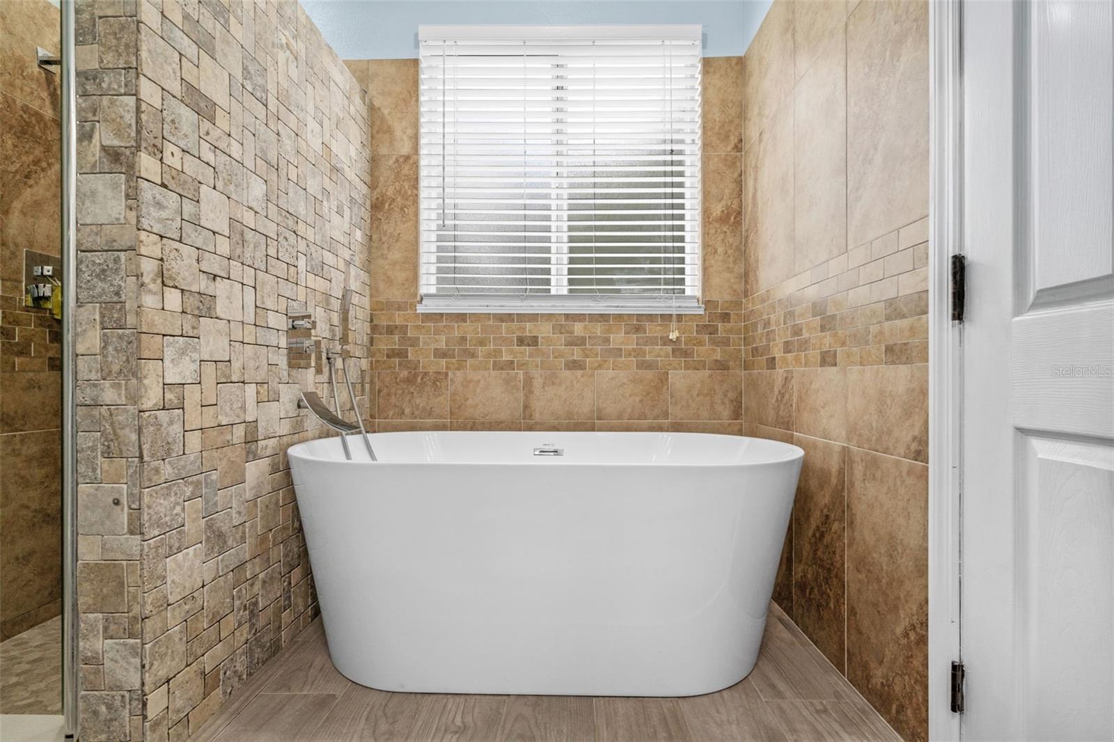 Image 24 of 50 For 4032 Meadowlark Drive