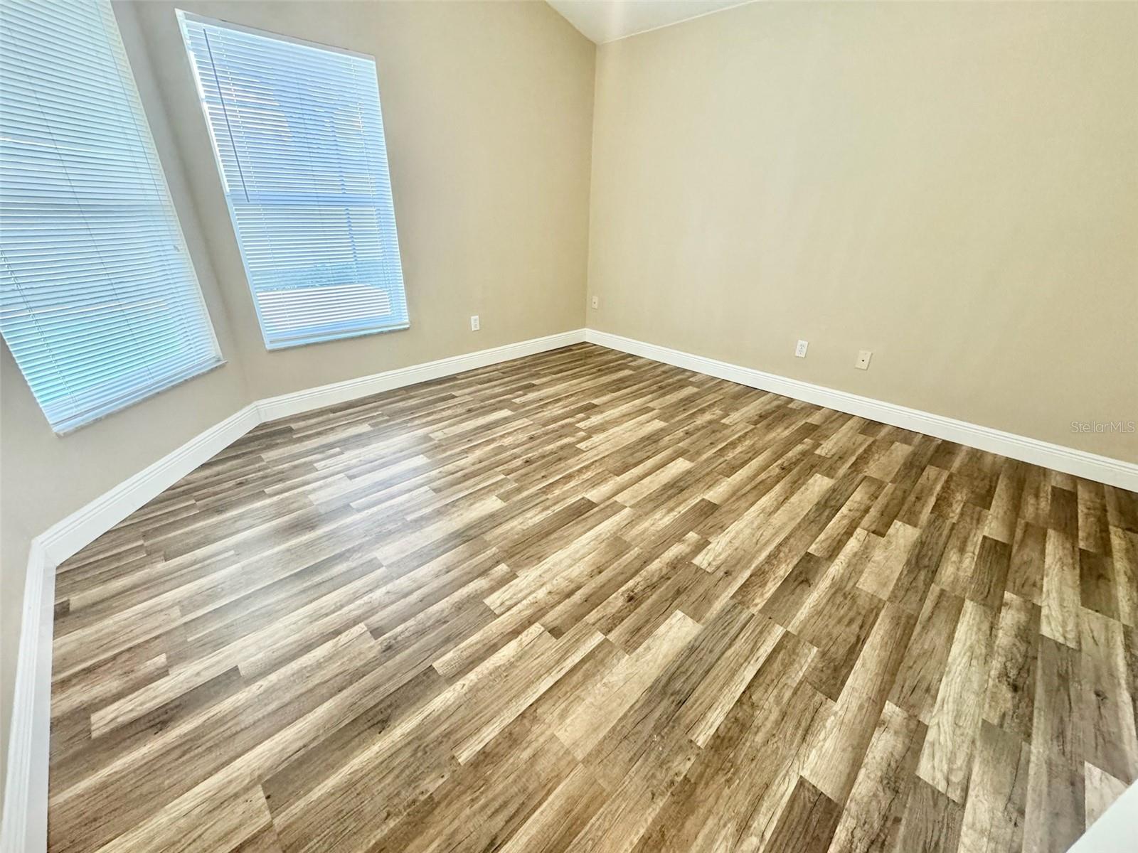 Image 10 of 17 For 3103 Rawcliffe Road