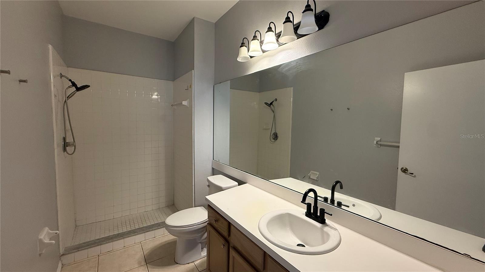 Image 7 of 21 For 13156 Summerton Drive