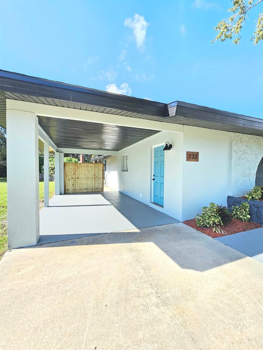 Image 2 of 31 For 733 Bianca Drive Ne