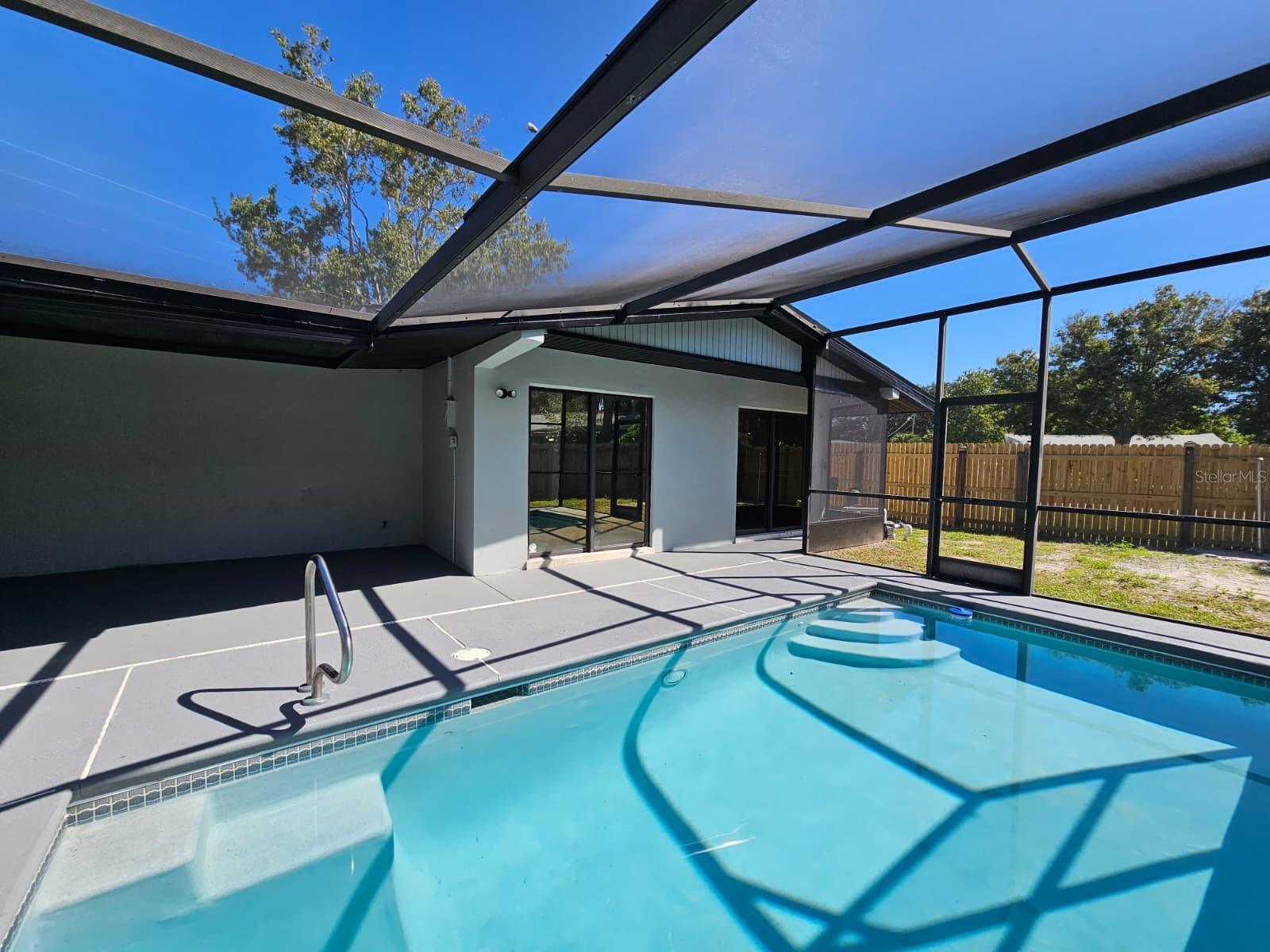 Image 30 of 31 For 733 Bianca Drive Ne