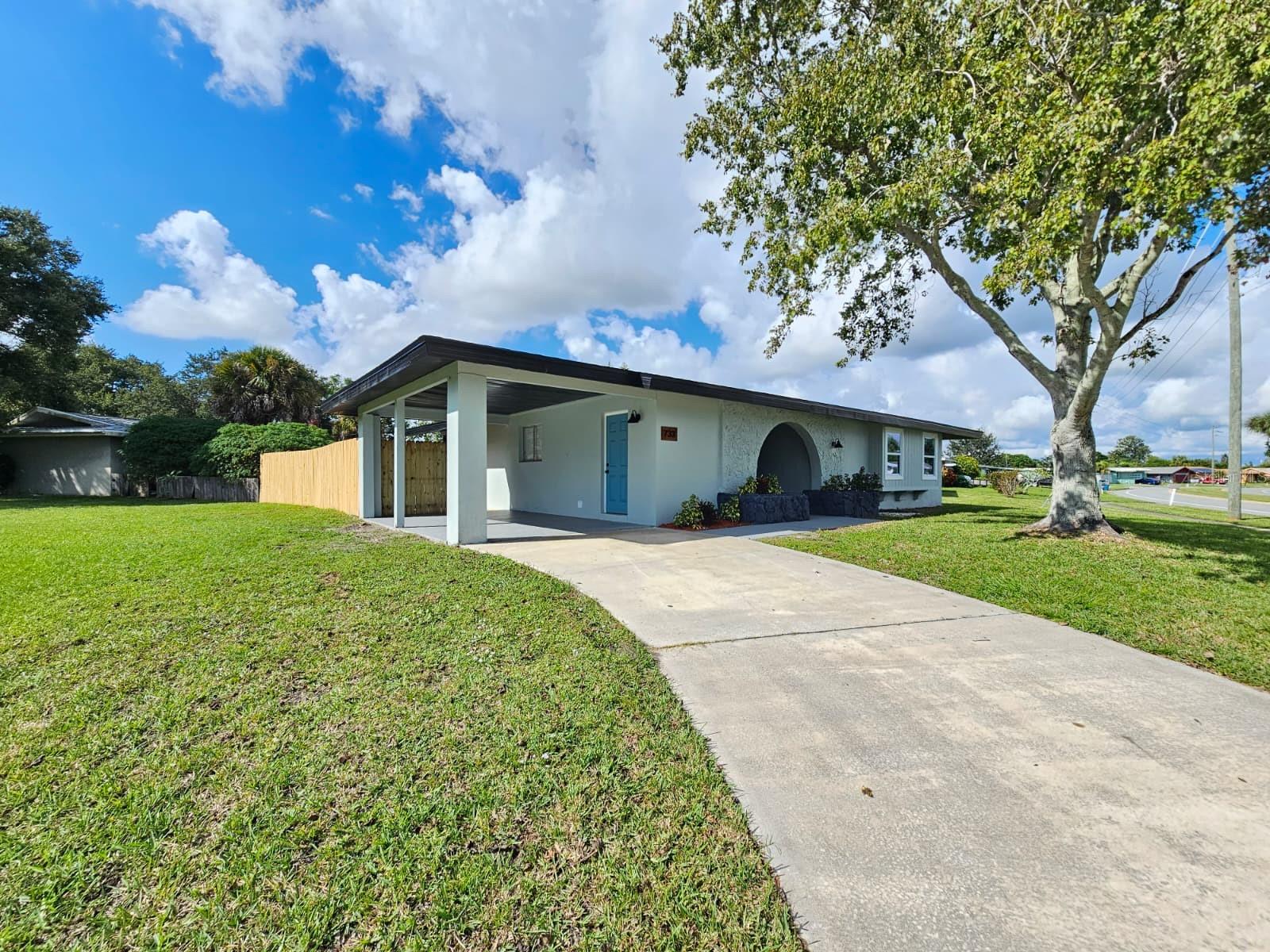 Image 31 of 31 For 733 Bianca Drive Ne