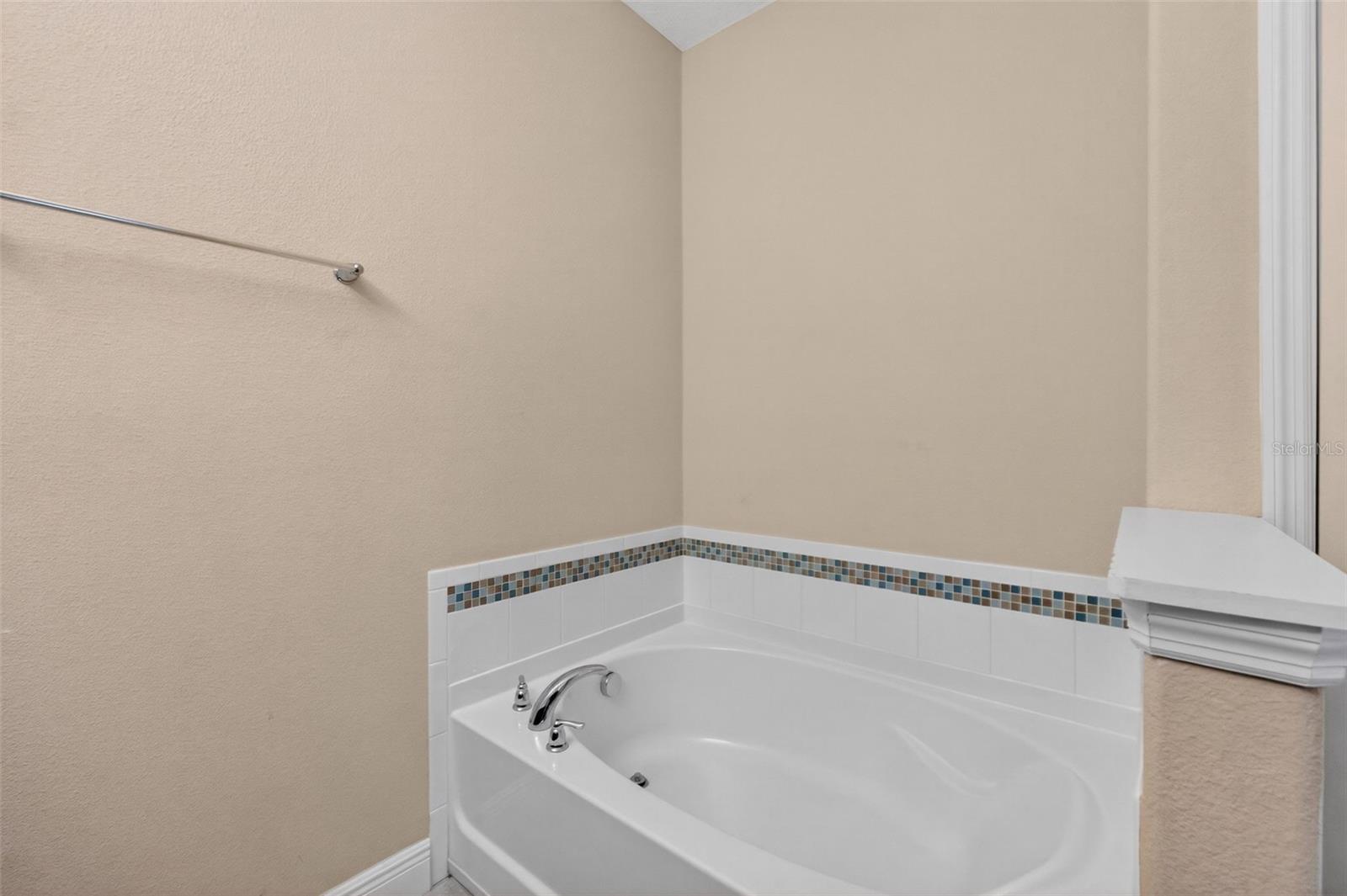 Image 17 of 50 For 5303 Wildwood Way