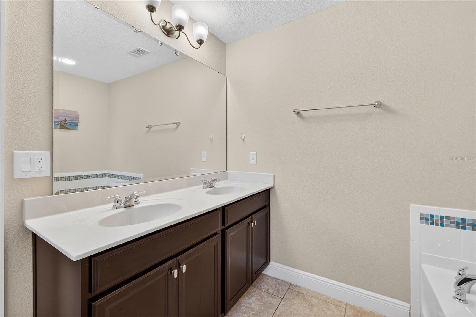 Image 28 of 50 For 5303 Wildwood Way