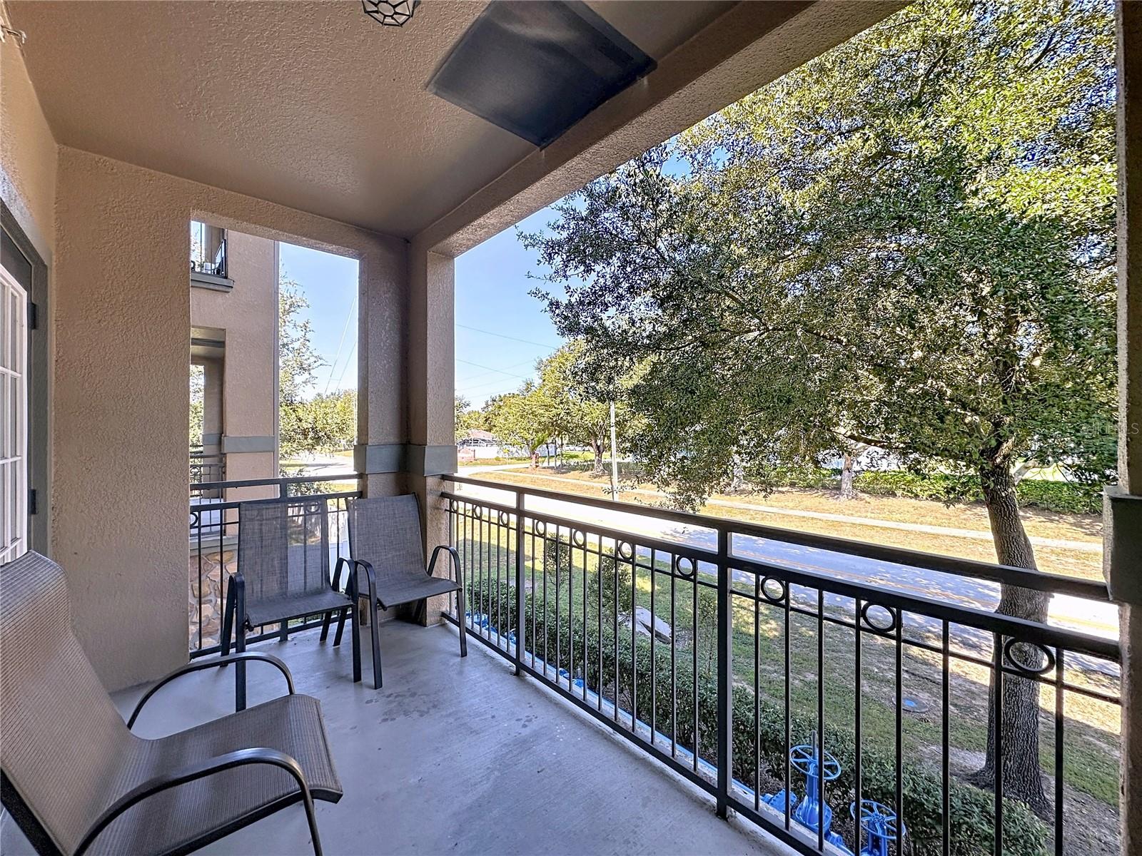 Image 19 of 44 For 902 Charo Parkway 622