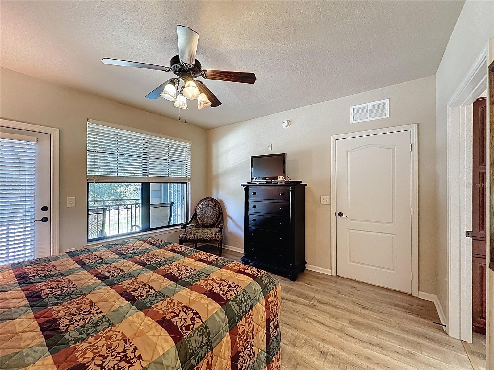 Image 25 of 44 For 902 Charo Parkway 622