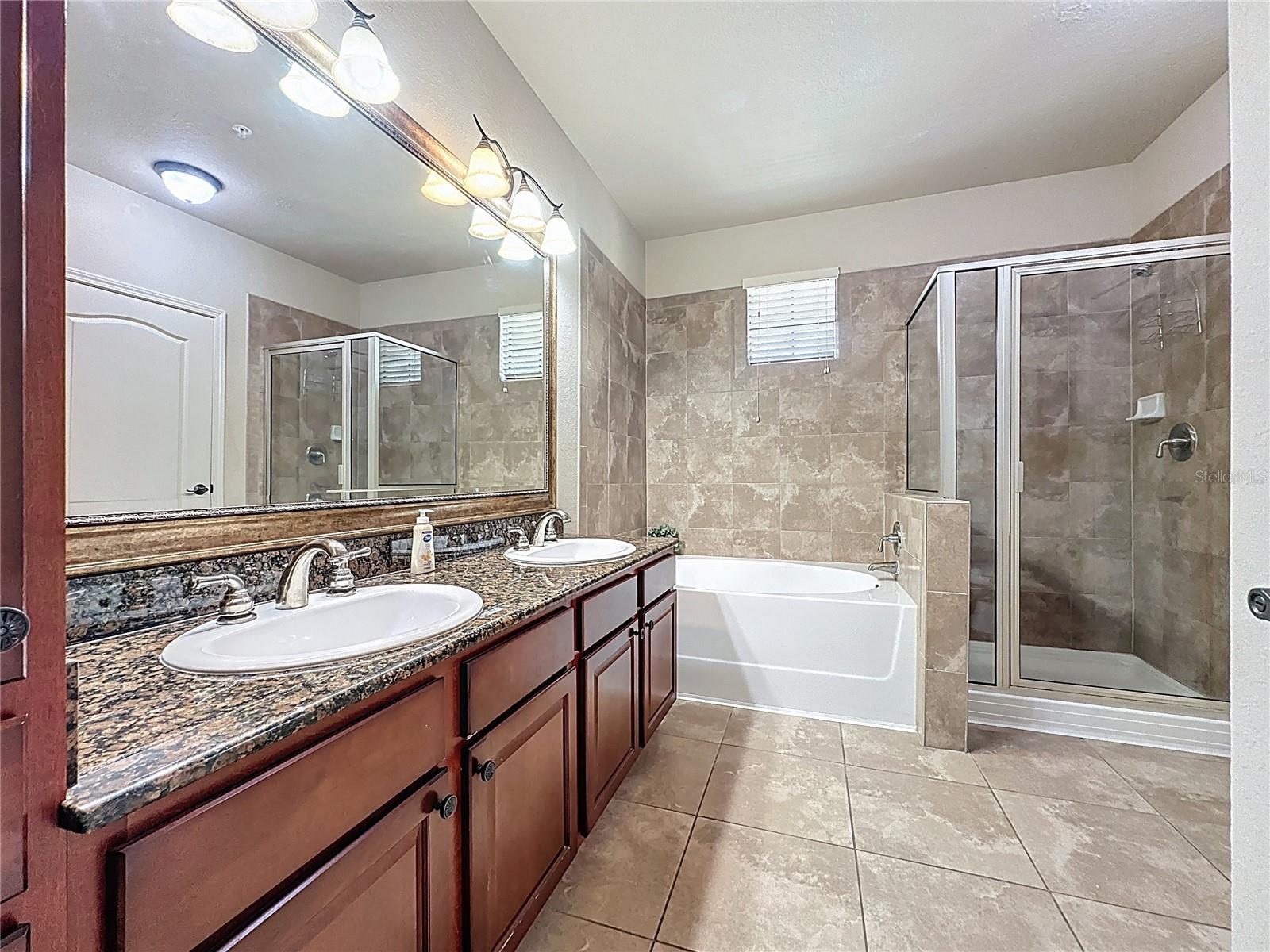 Image 29 of 44 For 902 Charo Parkway 622