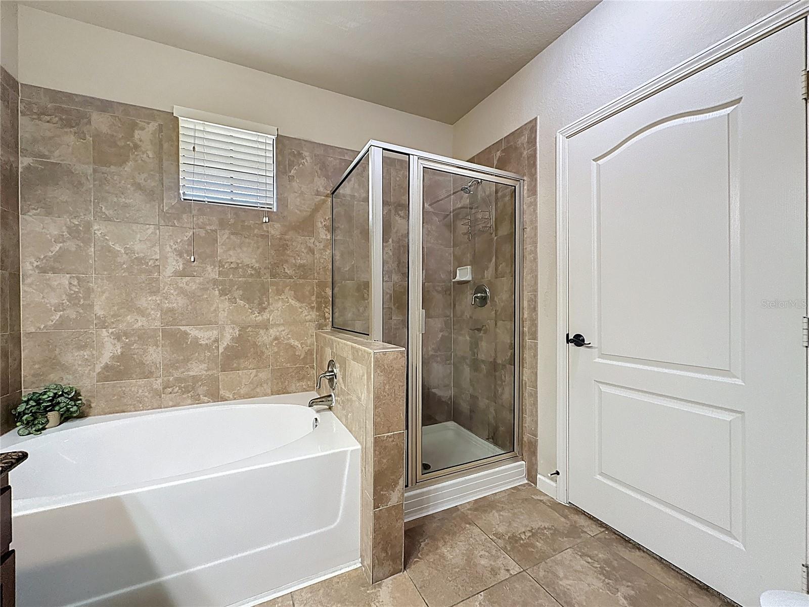 Image 30 of 44 For 902 Charo Parkway 622