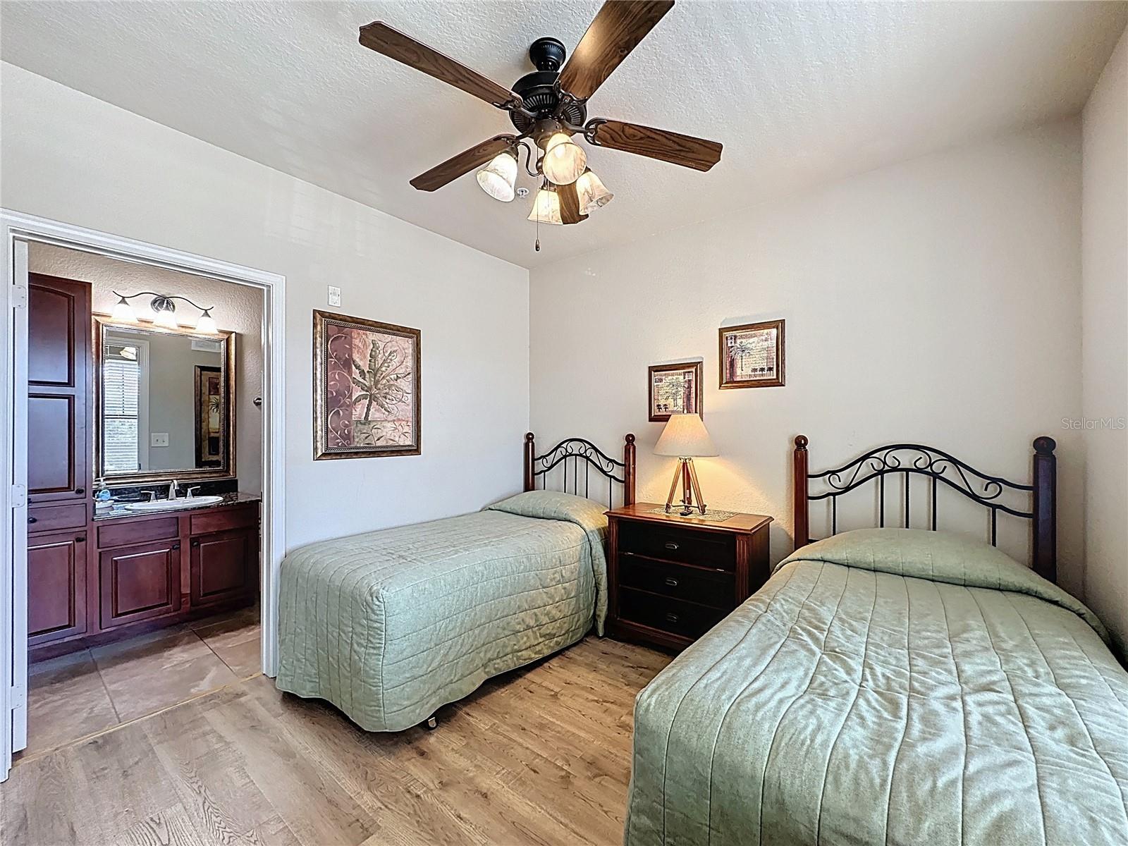 Image 32 of 44 For 902 Charo Parkway 622