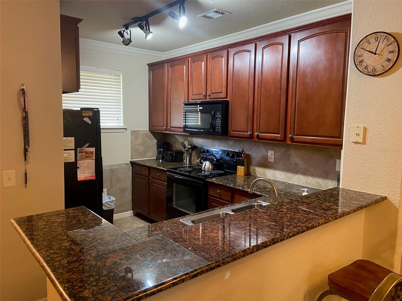 Image 4 of 44 For 902 Charo Parkway 622