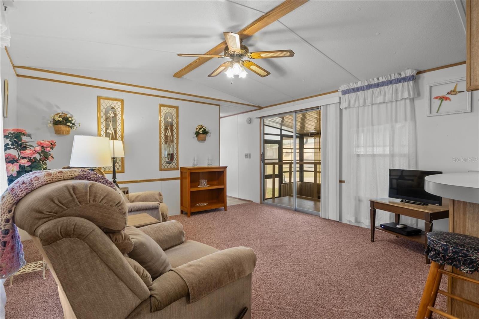 Image 10 of 38 For 132 Orangewood Drive 68