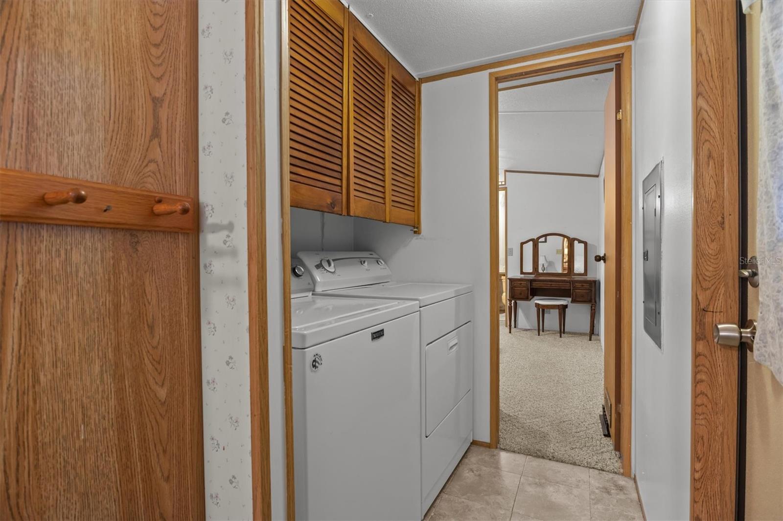 Image 13 of 38 For 132 Orangewood Drive 68