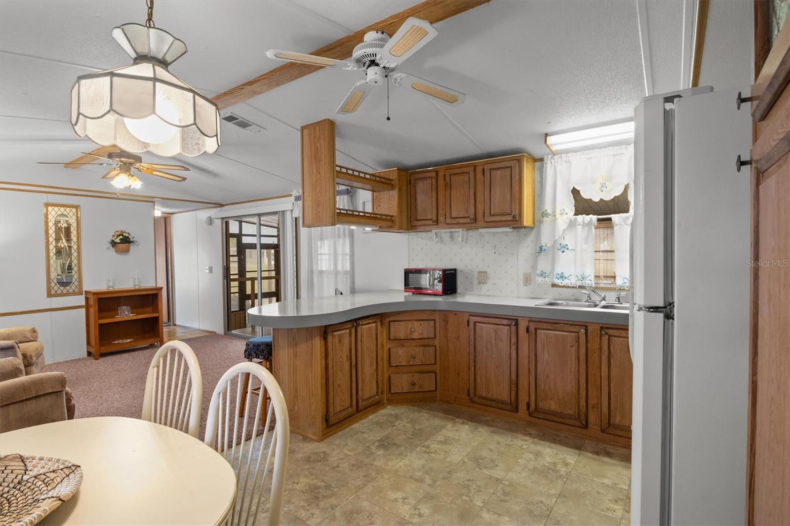 Image 9 of 38 For 132 Orangewood Drive 68